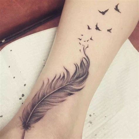 15 Idées Magnifiques De Tatouage Plume Pour Femme Pensées De Ronde