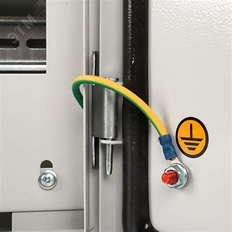 Щит распределительный навесной ЩРн-36з с замком IP54 артикул mb24-36 ...