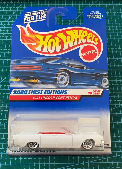 Hot Wheels Lincoln Continental White With Red Interior Long Card
