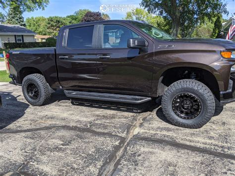 2019 Chevrolet Silverado 1500 With 17x9 12 Method Nv And 33125r17 Nitto Ridge Grappler And