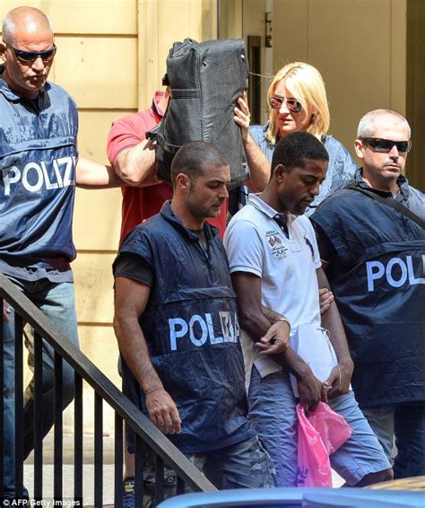 Italian Police Strike Mortal Blow In Battle Against Mafia Clans After