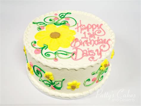 Photo Of A Daisy Birthday Cake Pattys Cakes And Desserts