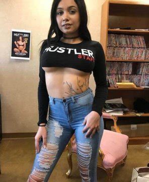 Aaliyah Hadid Porn Pic