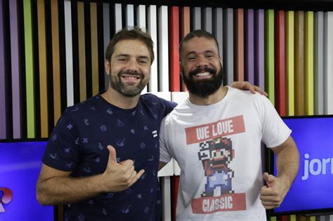 Humorista J Nior Chic Diz Que F S N O Acreditam Que Ele Gay Acham Que Um Personagem