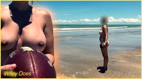 Wifey Goes To The Beach And Walks Around Fully Nude For Everyone To See Xhamster