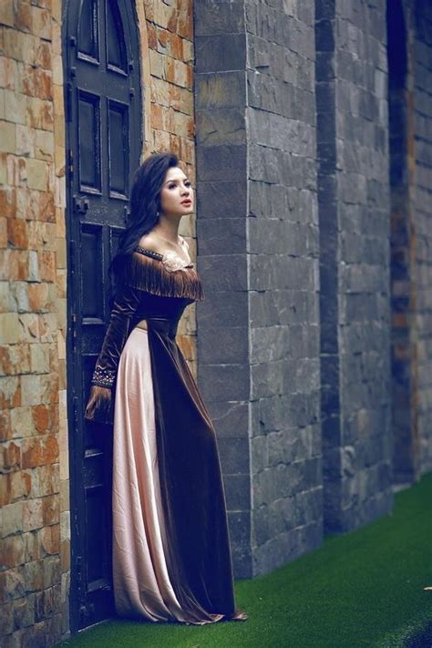 Thái Nhã Vân tuyên bố từ bỏ sự nghiệp chụp ảnh nude Tạp chí Petrotimes