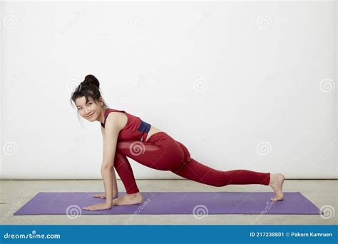 Woman Making Yoga Pose On Mat Stock Image Image Of Activity Beauty