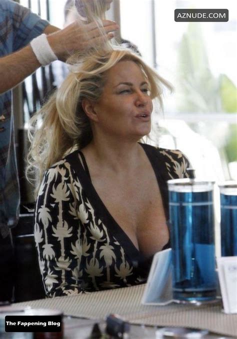 JENNIFER COOLIDGE Nude AZNude