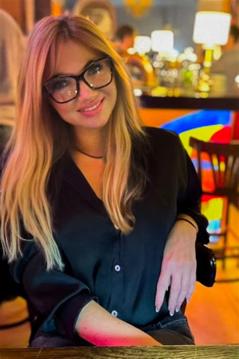 Beautiful Inna Y O From Chernivtsi With Blonde Hair Id Ladadate