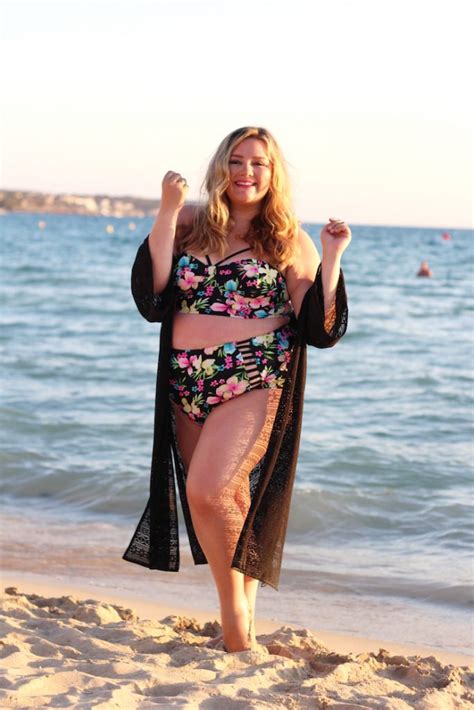 Hot Sexy Theodora Flipper Bikini Pics