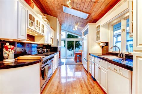 7 Attractive Kitchens With Light Wood Floors Art Of The Home