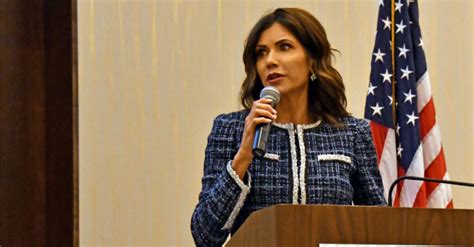 Teacher Returns To Classroom After Facing Nude Scandal And Faces Serious Backlash Corey