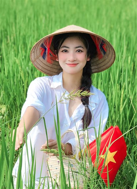 Cập nhật không khí hưởng Tết Độc Lập của dàn mỹ nhân hot girl Việt