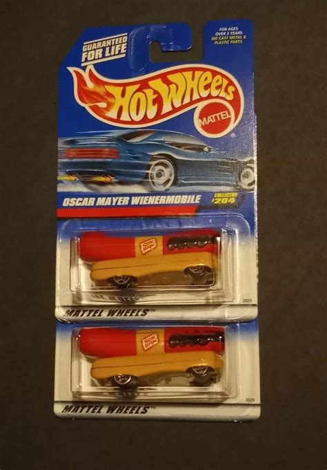 Hot Wheels Oscar Mayer Wienermobile Collector