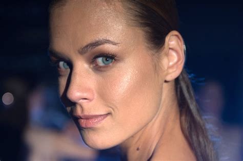 Make Up Autunno Il Viso Nude E Luminoso Prodotti Da Provare Foto