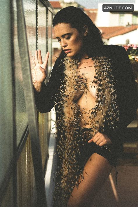 MICOL RONCHI Nude AZNude