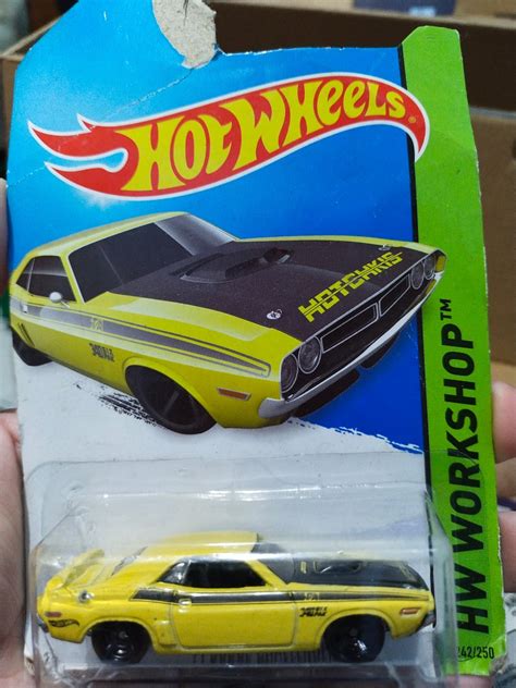 Hot Wheels Dodge Challenger Toys Collectibles Mainan Di Carousell