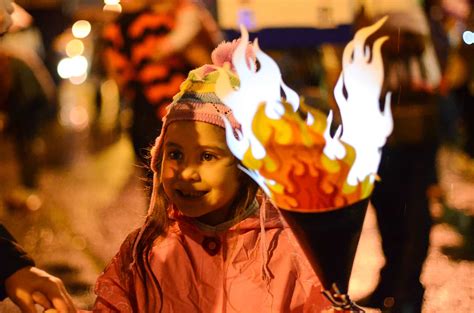Independence Day in Costa Rica: Why the lantern parade?