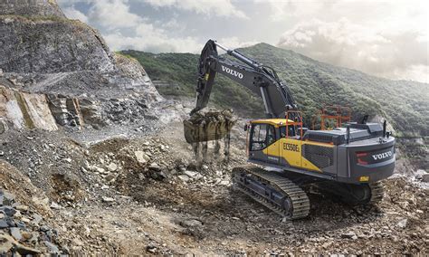 Volvo Drops New EC550E Crawler Excavator Into Middle East