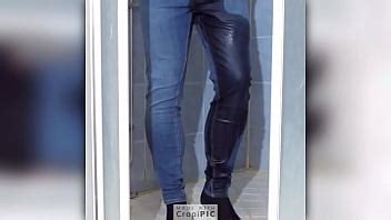 Trying Camera Out And Peeing First Time Filming XVIDEOS