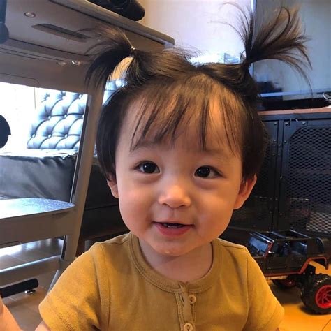 山﨑さおりさんのインスタグラム写真 山﨑さおりinstagram「もぅムリ🥺💞🧸🤦🏻‍♀️🙈🐣🚀💗 1枚目王道、2枚目わんぱく