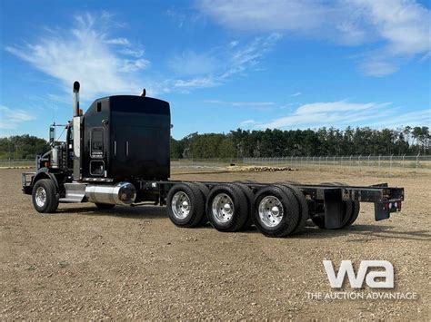 2018 Kenworth T800 Tri Drive Cab And Chassis