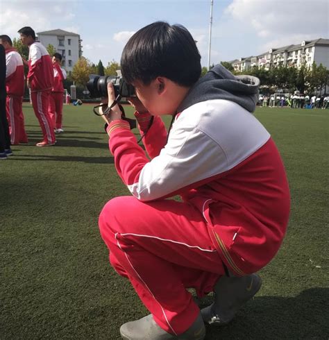 青春赤子 上海市曹杨中学举行“运动让青春更出彩”秋季田径运动会同学