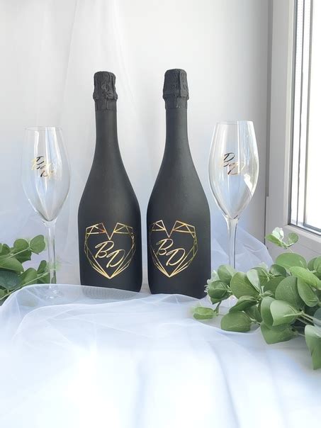 Свадебный набор №32 СТОИМОСТЬ ОФОРМЛЕНИЯ: Оформление 2х бутылок (белые ...