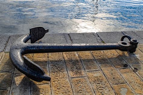Типы якорей: виды морских якорей для кораблей