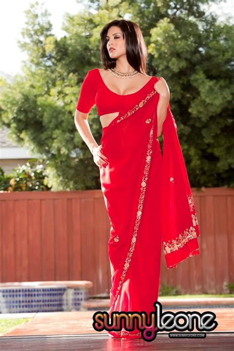 Pornstar Sunny Leone Nude By The Pool Americana Girls