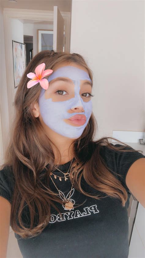 Pin By Stephen On Quick Saves Brown Hair Brown Eyes Girl Pretty Brown Hair Brunette Green Eyes