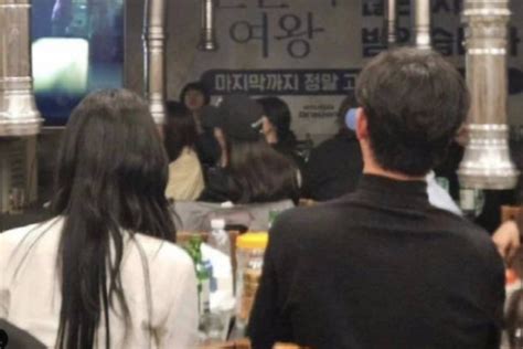 Kim Soo Hyun Kim Ji Won Seen Sitting Next To Each Other At Queen Of