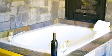 Fireside Lodge – Categories – Jacuzzi Suites