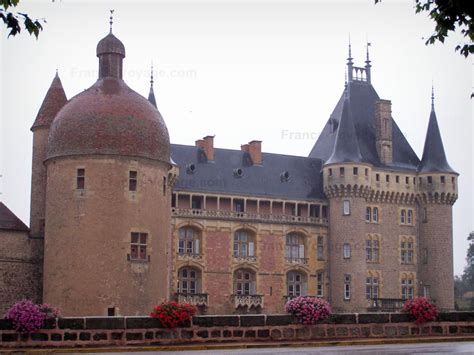 Photos Château de La Clayette 4 images de qualité en haute définition