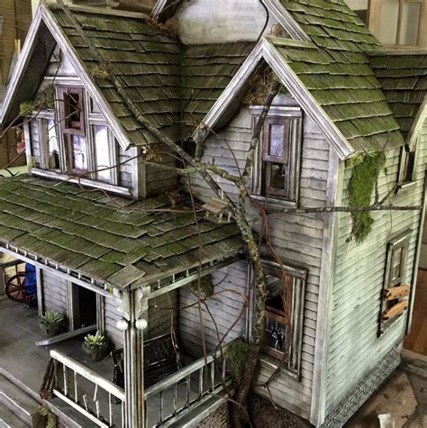 Artist Juli Steels Abandoned Dollhouses Are Miniature Haunted Houses