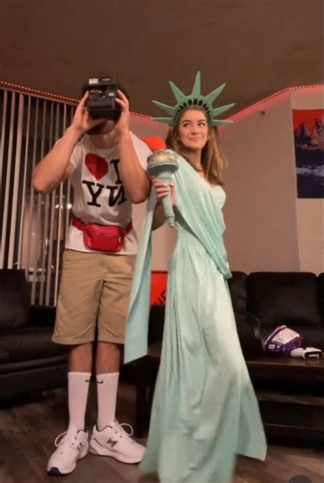 36 Perfect Couple Costumes That Are Hilarious And Adorable Cute