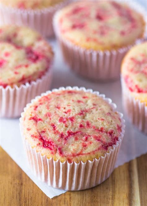 Fresh Strawberry Swirl Cupcakes With Strawberry Buttercream Gimme