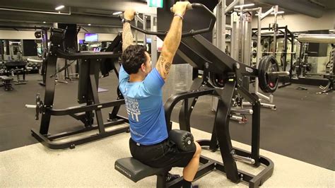plate loaded lat pulldown machine