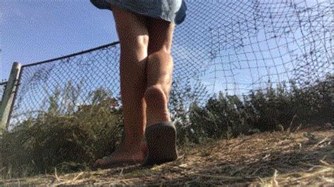 Soles In Flip Flops Outdoor AVI Story Of GREAT And SEXY BRUNETTE Clips4sale