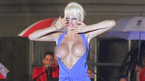 El Blooper Hot De Una Modelo En Un Desfile En Punta Del Este Infobae