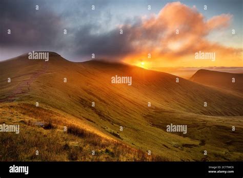 Pen y fan sunrise hi-res stock photography and images - Alamy