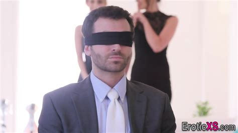 Babe Eats Creampied Pussy