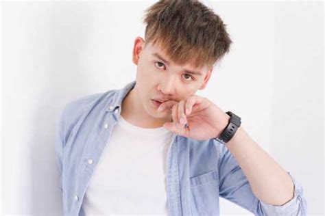 Sao Việt động viên hot girl chuyển giới Linda sau khi công bố ảnh biến chứng phẫu thuật thẩm mỹ