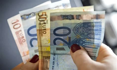 Taux De Change Euro Dinar Algérien Sur Le Marché Du Square Dz Aujourd