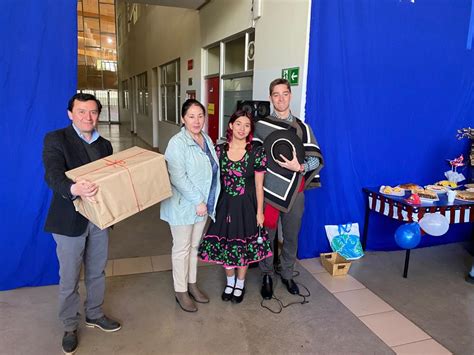 Desayuno de Agradecimiento a Todo el Personal del Colegio por 4tos Medios Lycée Claude Gay