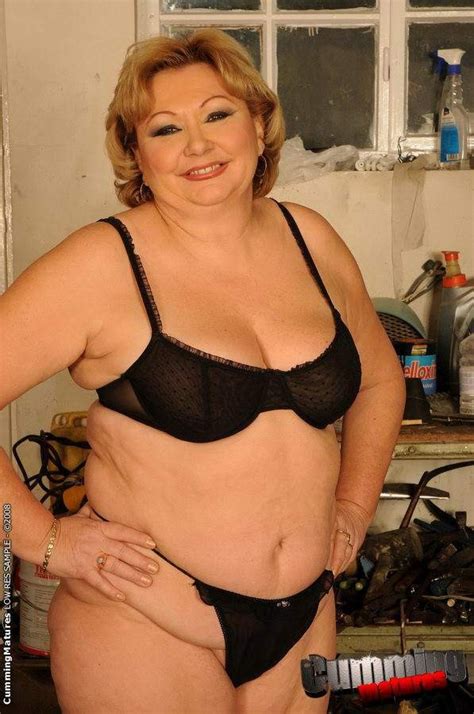 Fat Mature Slut Fisted And Fucked With A Fucking Machine Porn Pictures Xxx Photos Sex Images