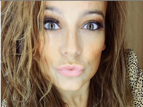 Anna Mucha W Foliowym Bikini Kt Re Wiele Ods Ania Obcas Pl