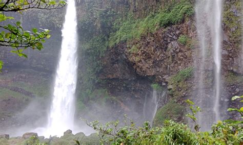 Curug Ciparay Tasikmalaya Daya Tarik Aktivitas Lokasi And Harga Tiket