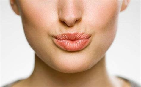 Секрети догляду за шкірою губ восени і взимку