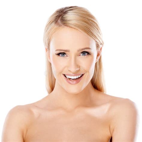 Femme Blonde Heureuse Avec Un Sourire Toothy De Lancement Image Stock